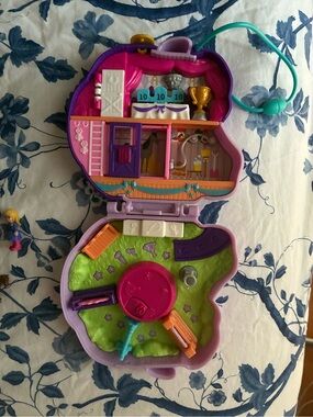 Polly Pocket Horse Compact